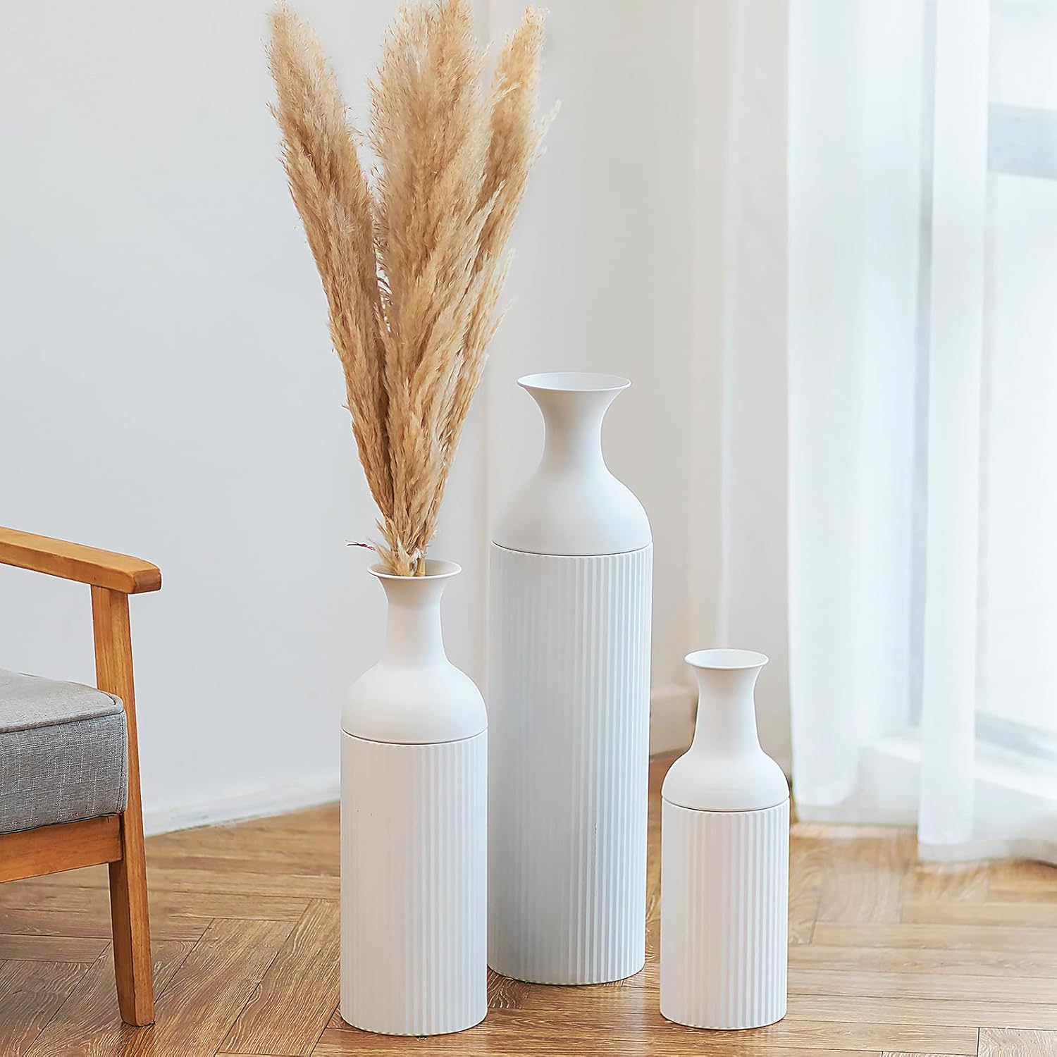 Sziqiqi White Tall Floor Vase: Large Ribbed Metal Vases 27/20/16in for Living Room, Modern for Pampas Grass, Oversized Standing Vase for Fireplace, Home Corner, Hallway, Office