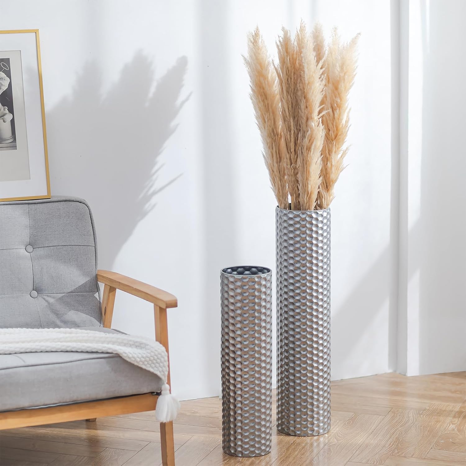 Sziqiqi White Tall Vases for Floor: 27.6/21.7in Metal Cylinder Handmade Flower Holder Extra Large Decorative Vase Set of 2 Modern Honeycomb Texture Big Standing Vase for Living Room Home Corner