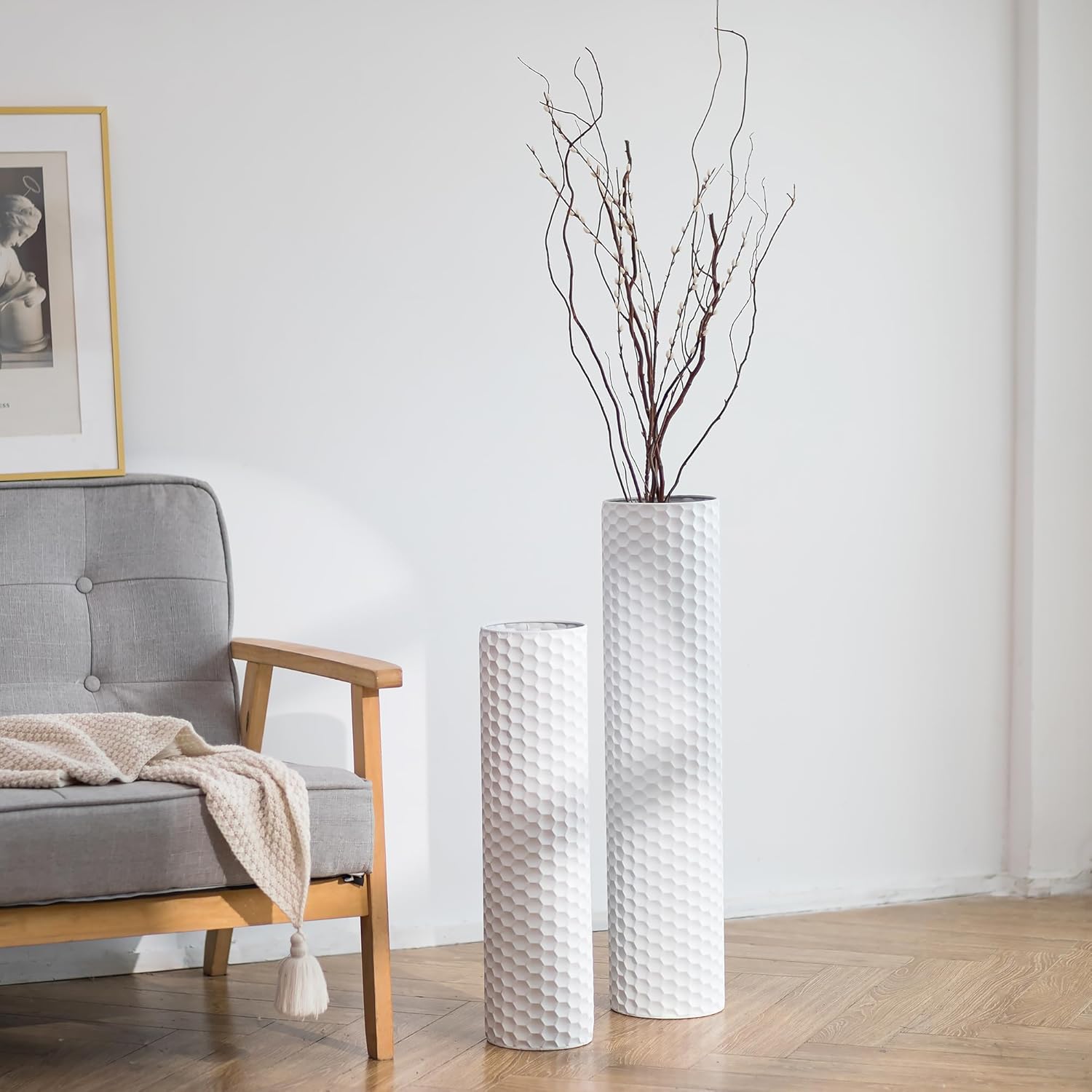 Sziqiqi White Tall Vases for Floor: 27.6/21.7in Metal Cylinder Handmade Flower Holder Extra Large Decorative Vase Set of 2 Modern Honeycomb Texture Big Standing Vase for Living Room Home Corner